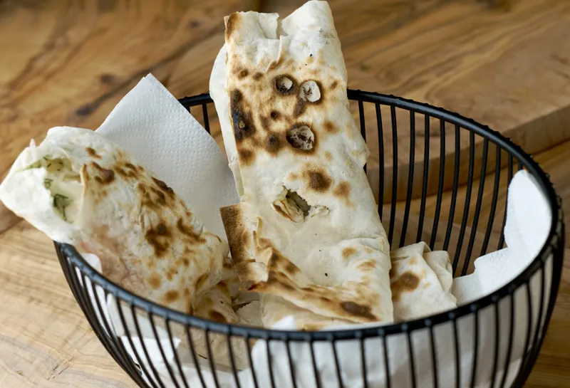 Лаваш з сулугуні 220 г