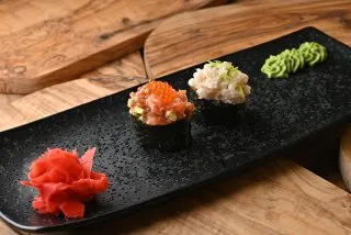 Гункан з лососем 65 г